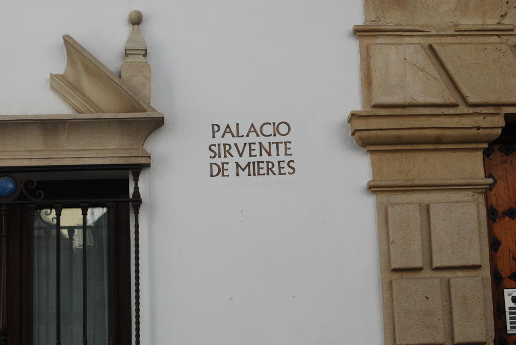 Palacio Sirvente Mieres - Parking Gratuito Andújar Екстериор снимка