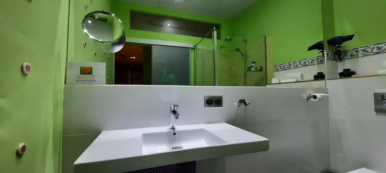 Palacio Sirvente Mieres - Parking Gratuito Andújar Екстериор снимка